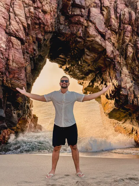 Danilo na Pedra Furada, em Jericoacoara